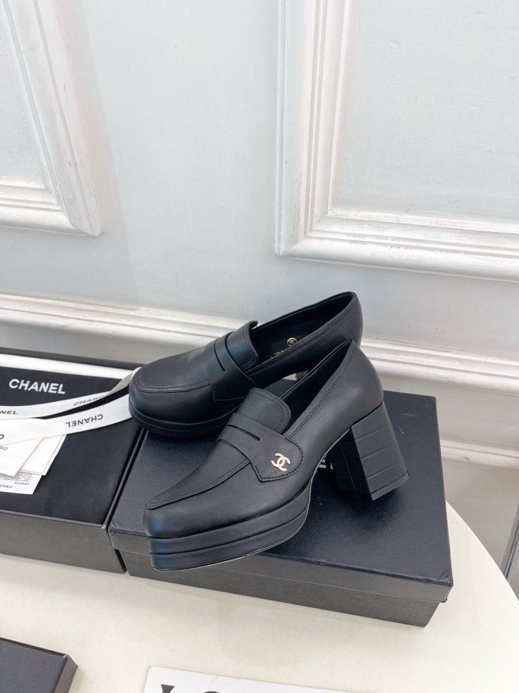 Лоферы leather women's on high heel фото 3