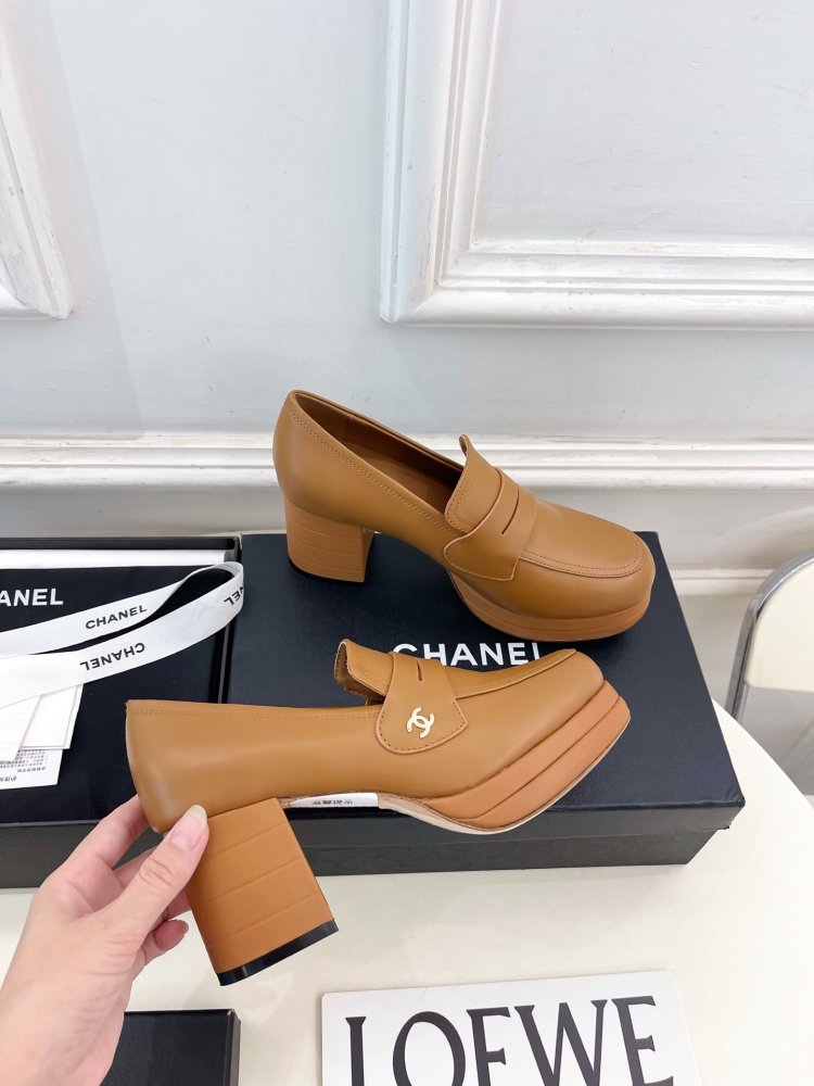 Лоферы leather women's on high heel фото 4