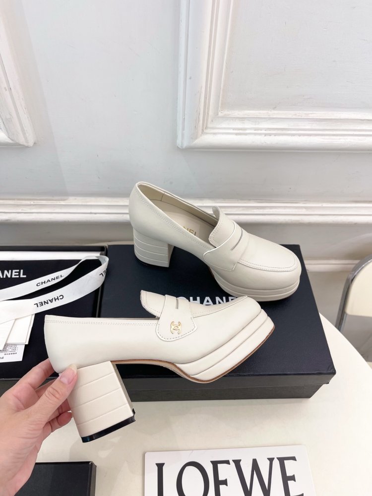 Лоферы leather women's on high heel фото 4