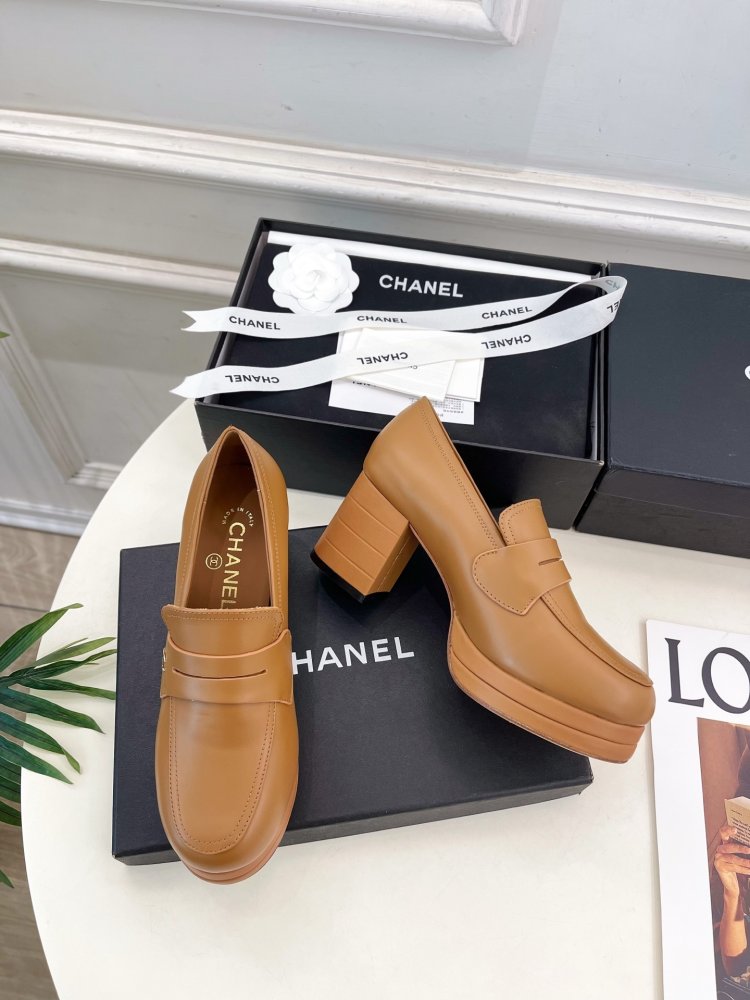 Лоферы leather women's on high heel фото 5