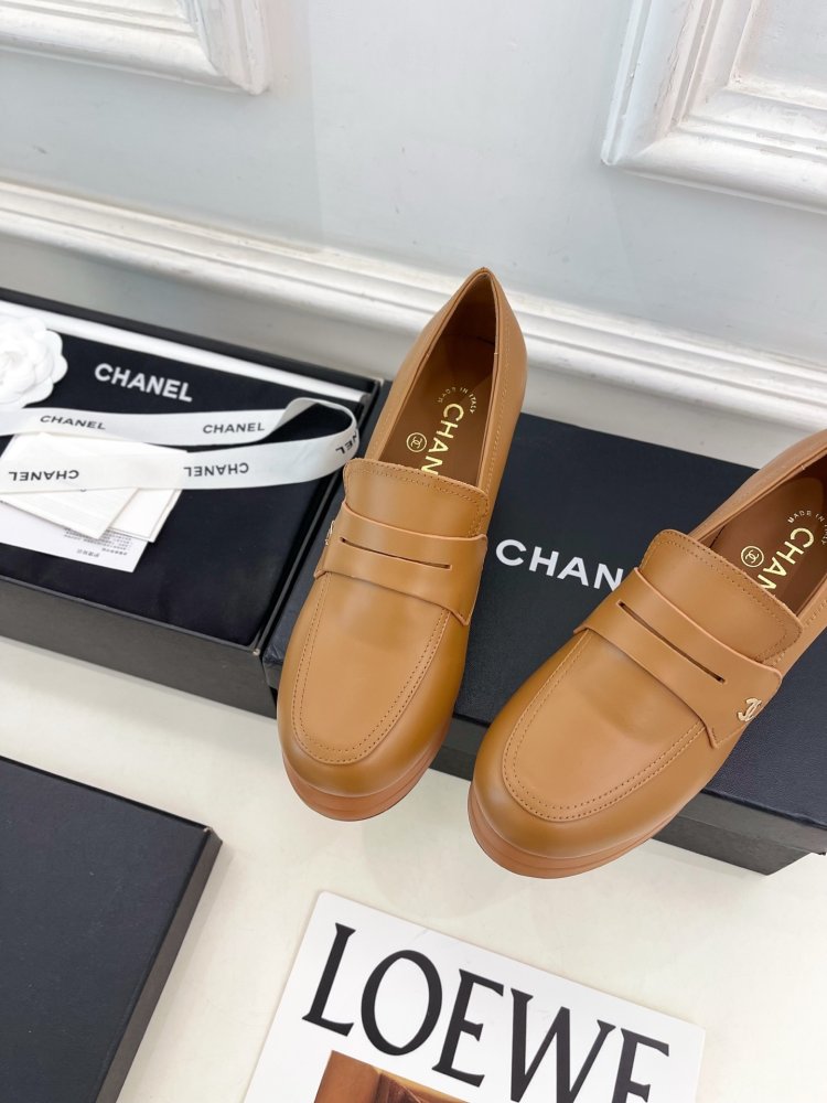 Лоферы leather women's on high heel фото 6