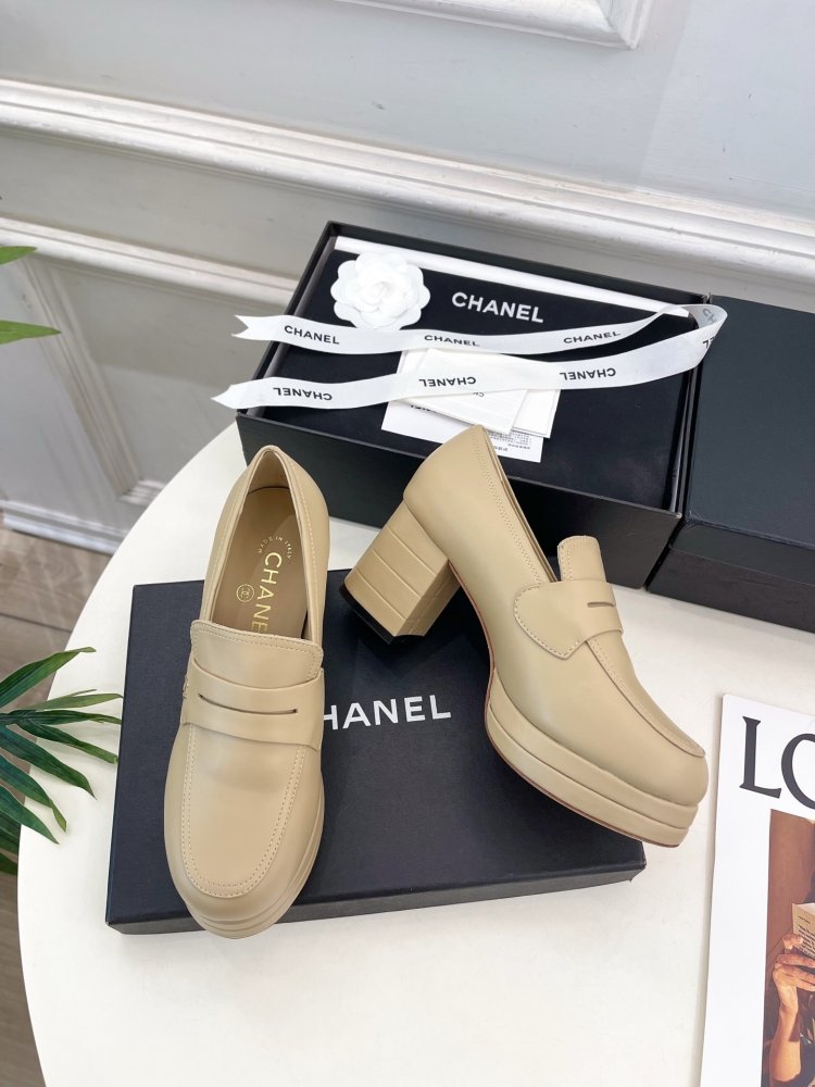 Лоферы leather women's on high heel фото 6