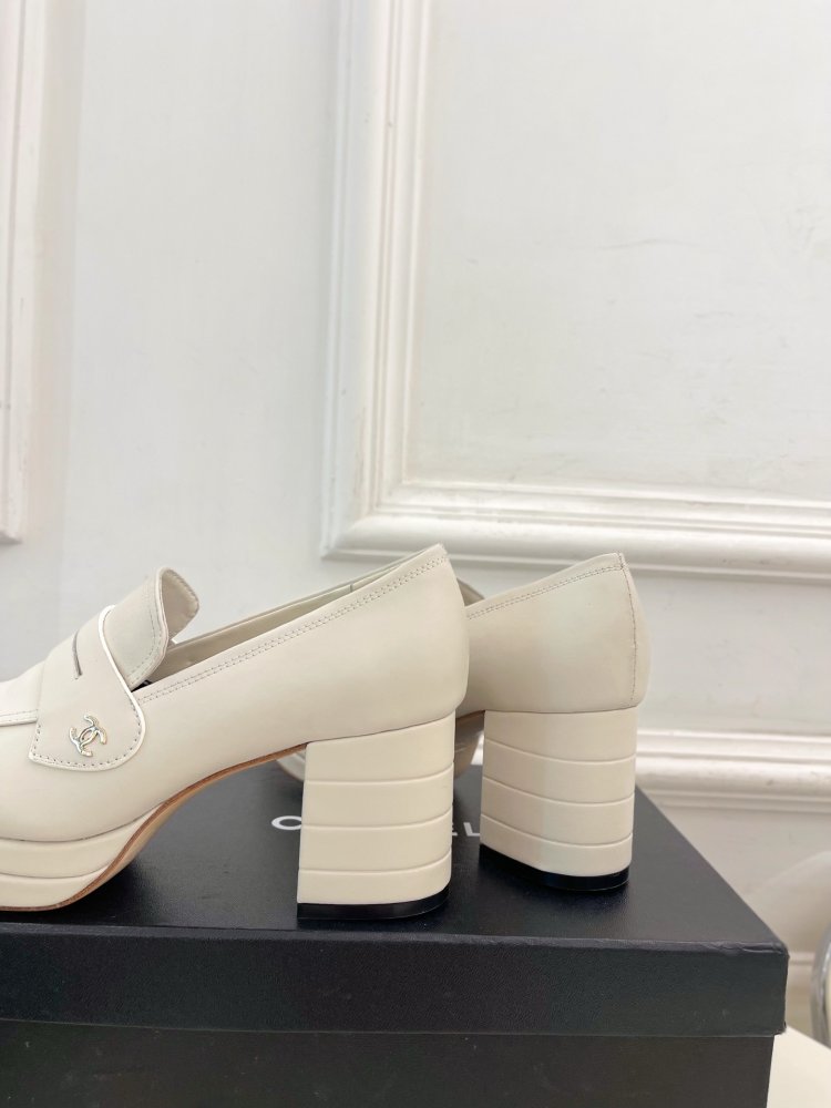 Лоферы leather women's on high heel фото 6