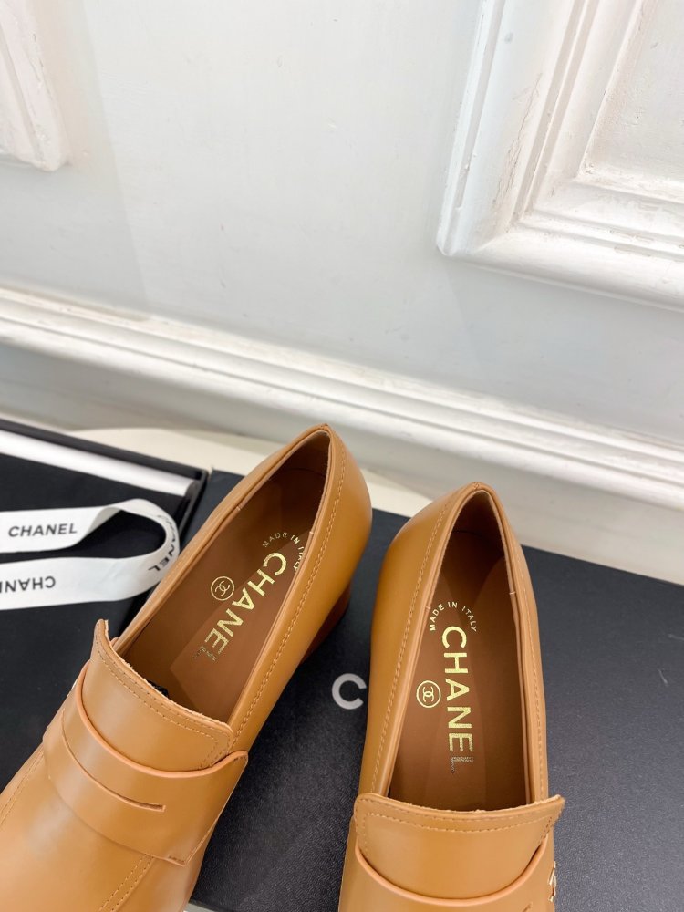 Лоферы leather women's on high heel фото 7