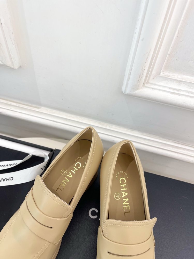 Лоферы leather women's on high heel фото 7