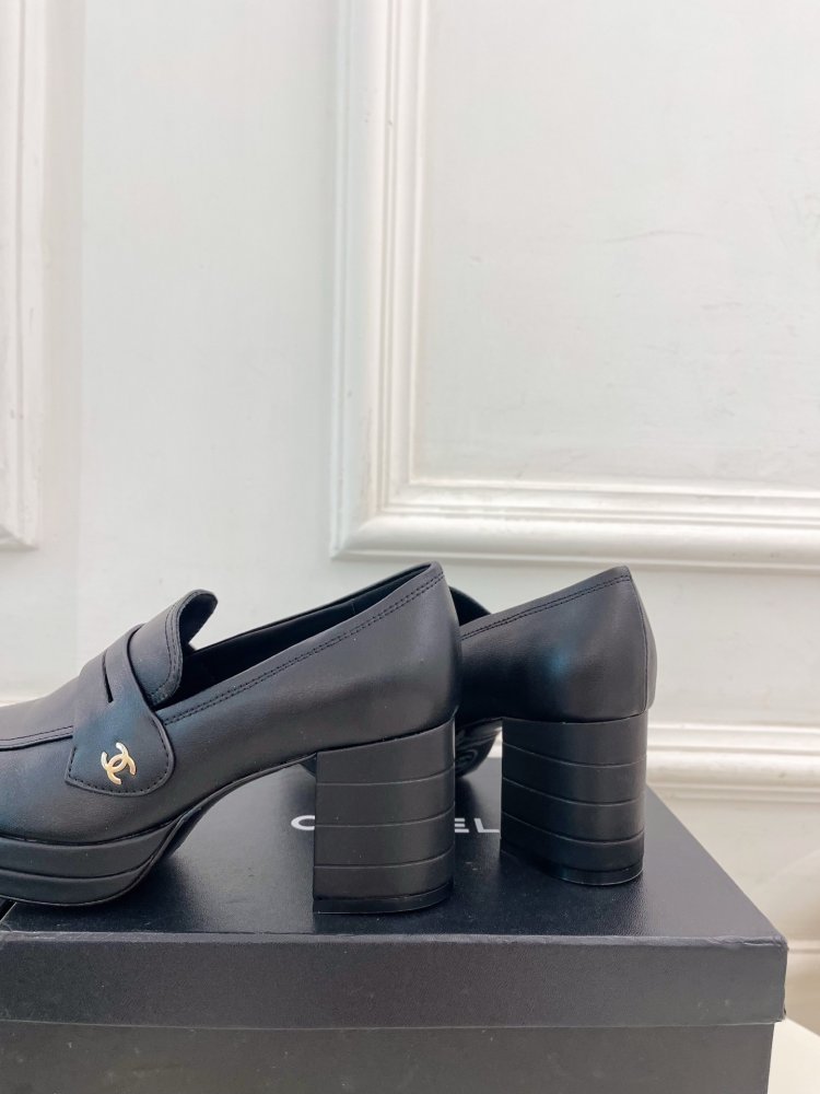 Лоферы leather women's on high heel фото 7