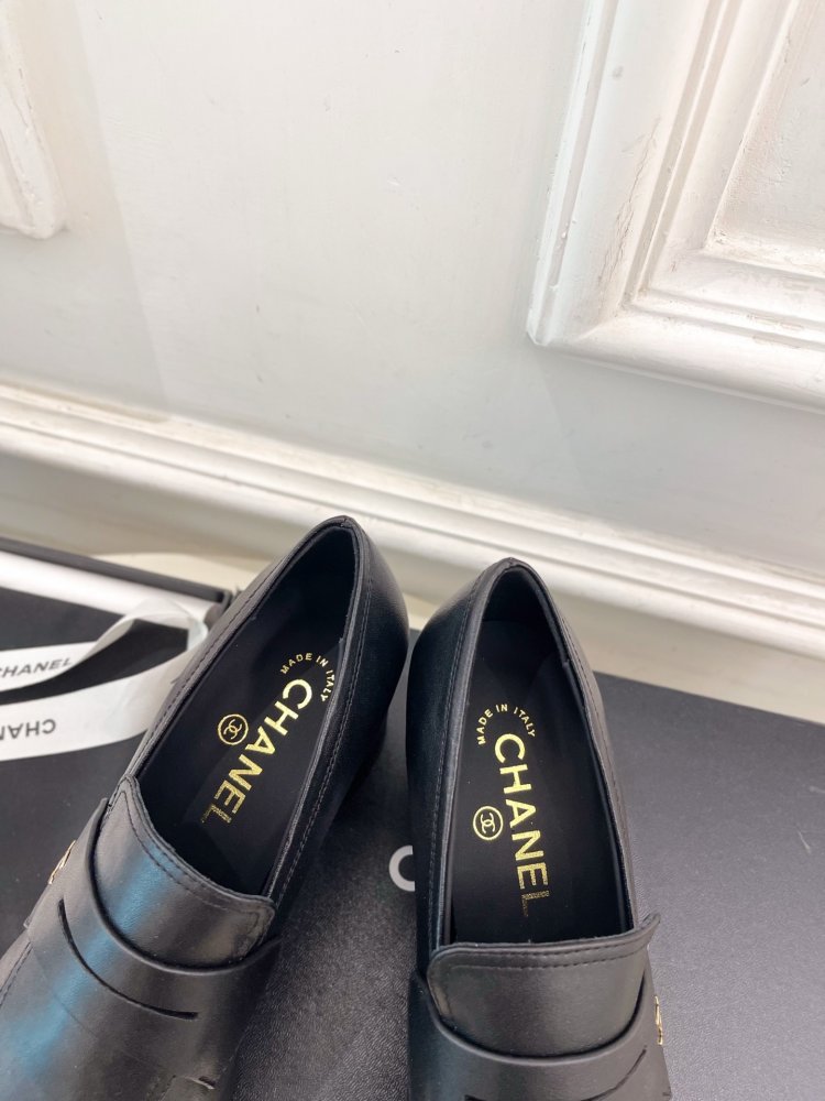 Лоферы leather women's on high heel фото 8