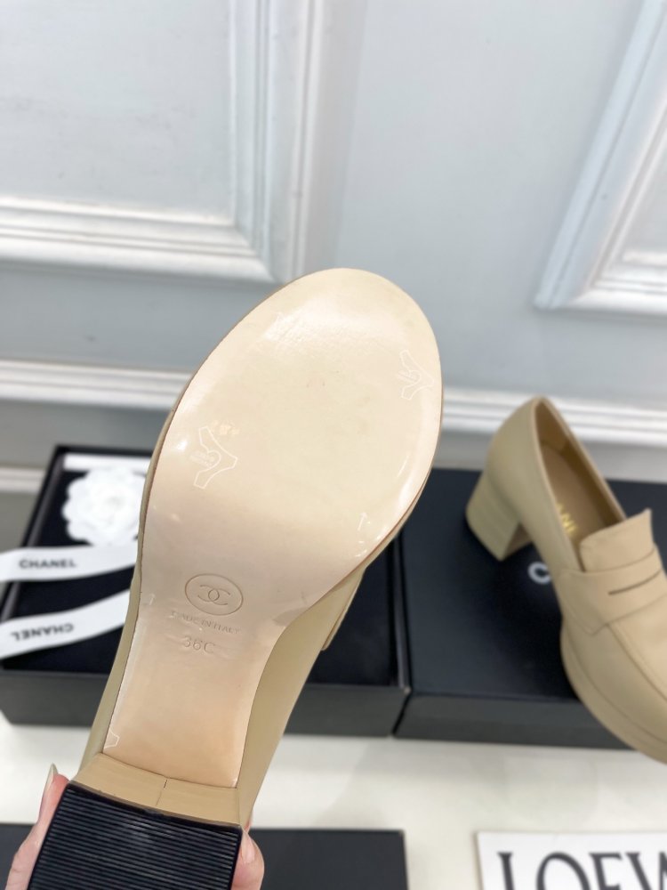 Лоферы leather women's on high heel фото 9