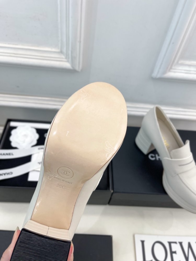 Лоферы leather women's on high heel фото 9