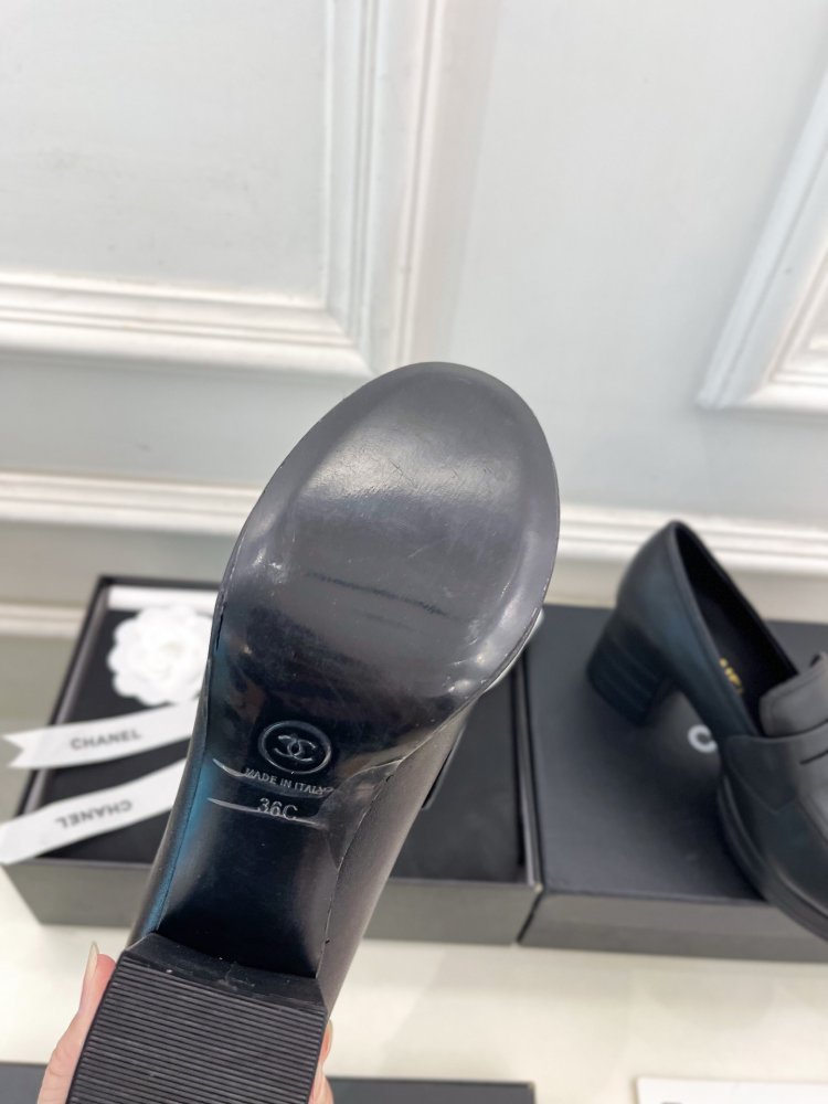 Лоферы leather women's on high heel фото 9