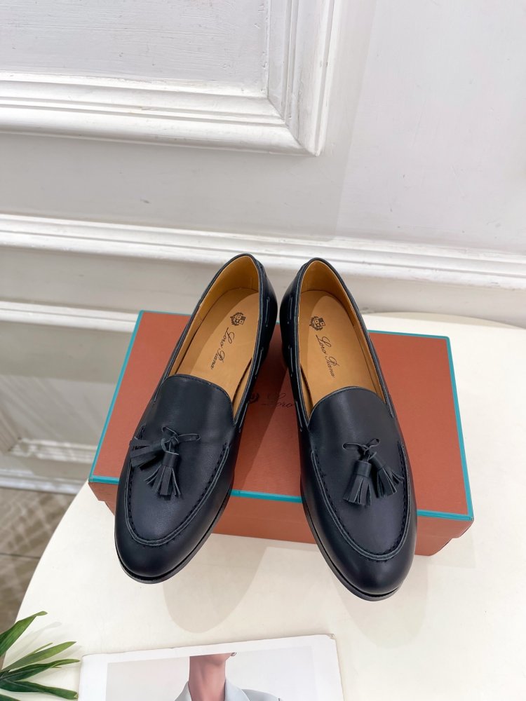 Лоферы кожаные женские