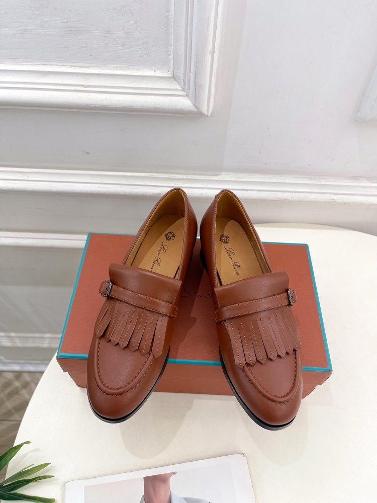 Лоферы кожаные женские