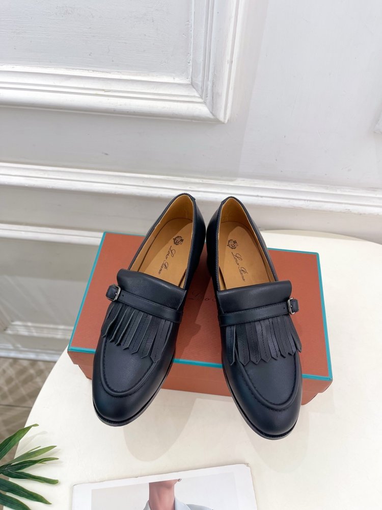 Лоферы кожаные женские