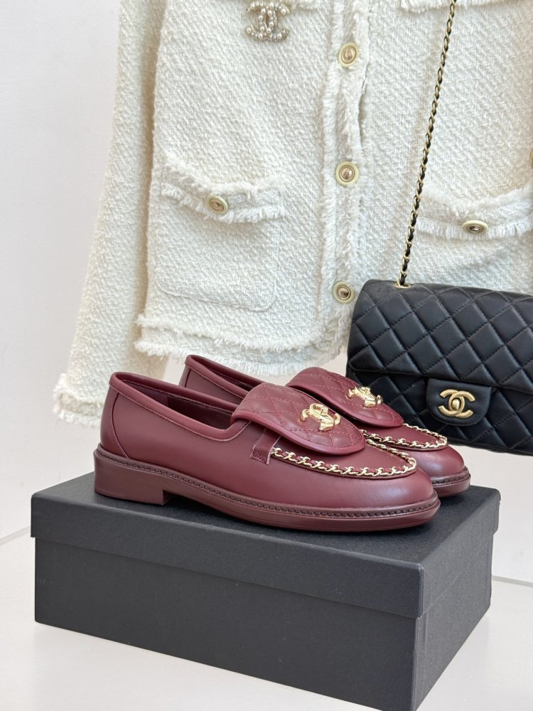 Лоферы кожаные женские