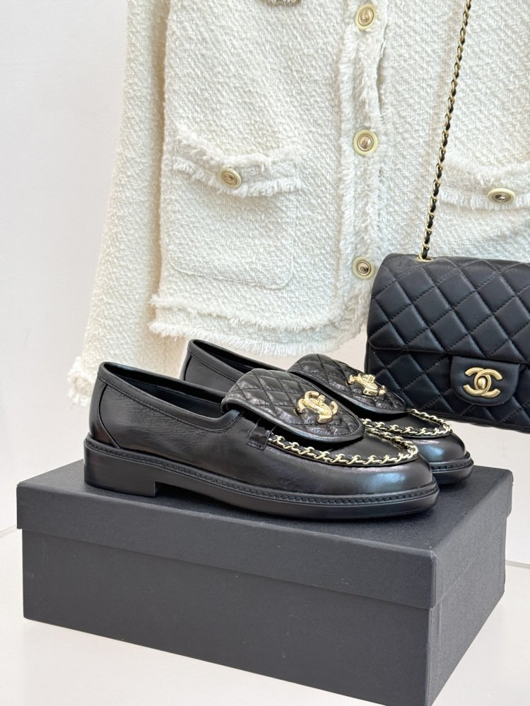 Лоферы шкіряні жіночі