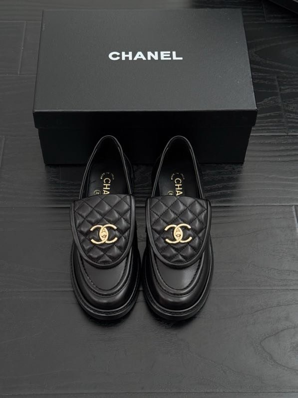 Лоферы шкіряні жіночі