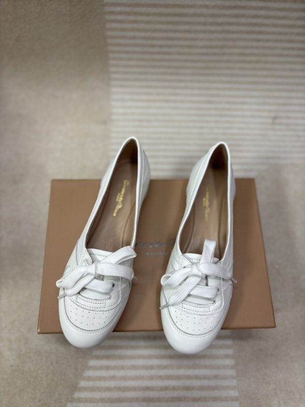 Лоферы кожаные женские