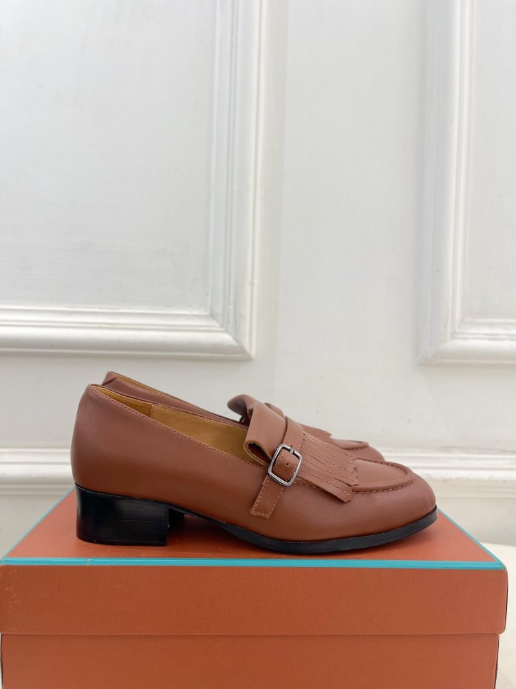 Лоферы кожаные женские фото 2