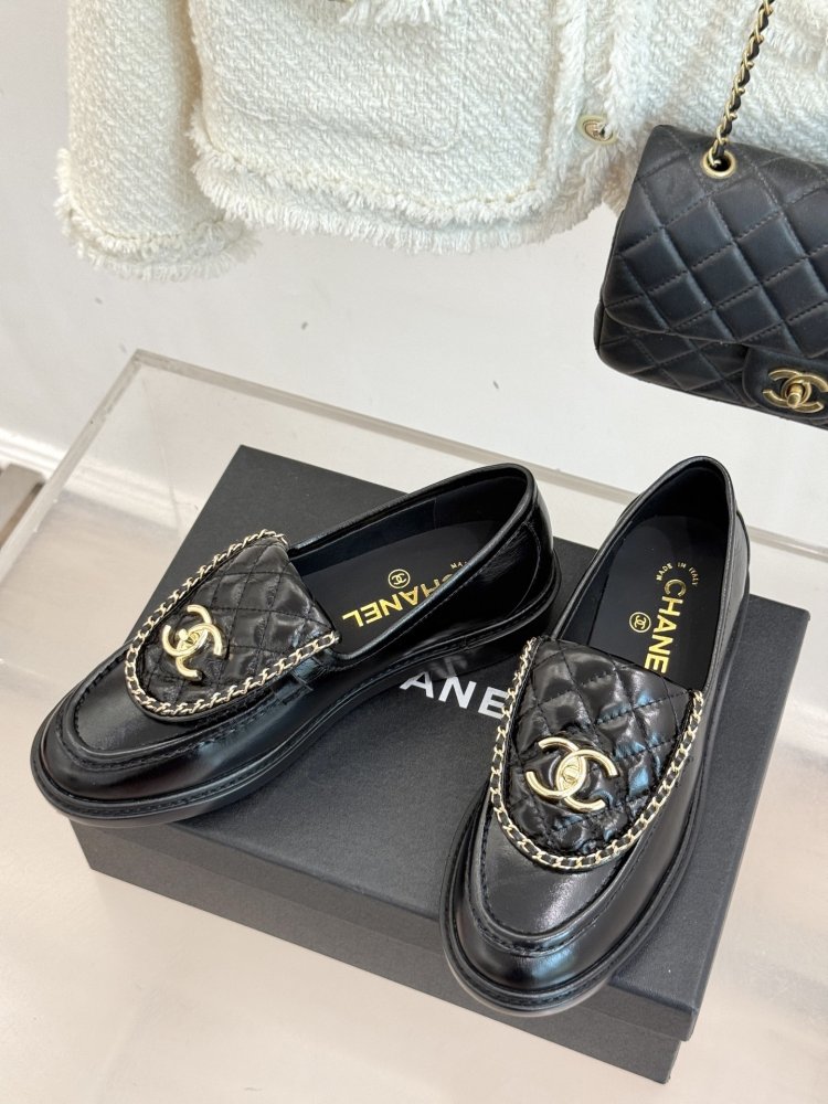 Лоферы кожаные женские фото 2