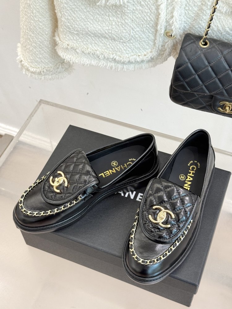 Лоферы шкіряні жіночі фото 2