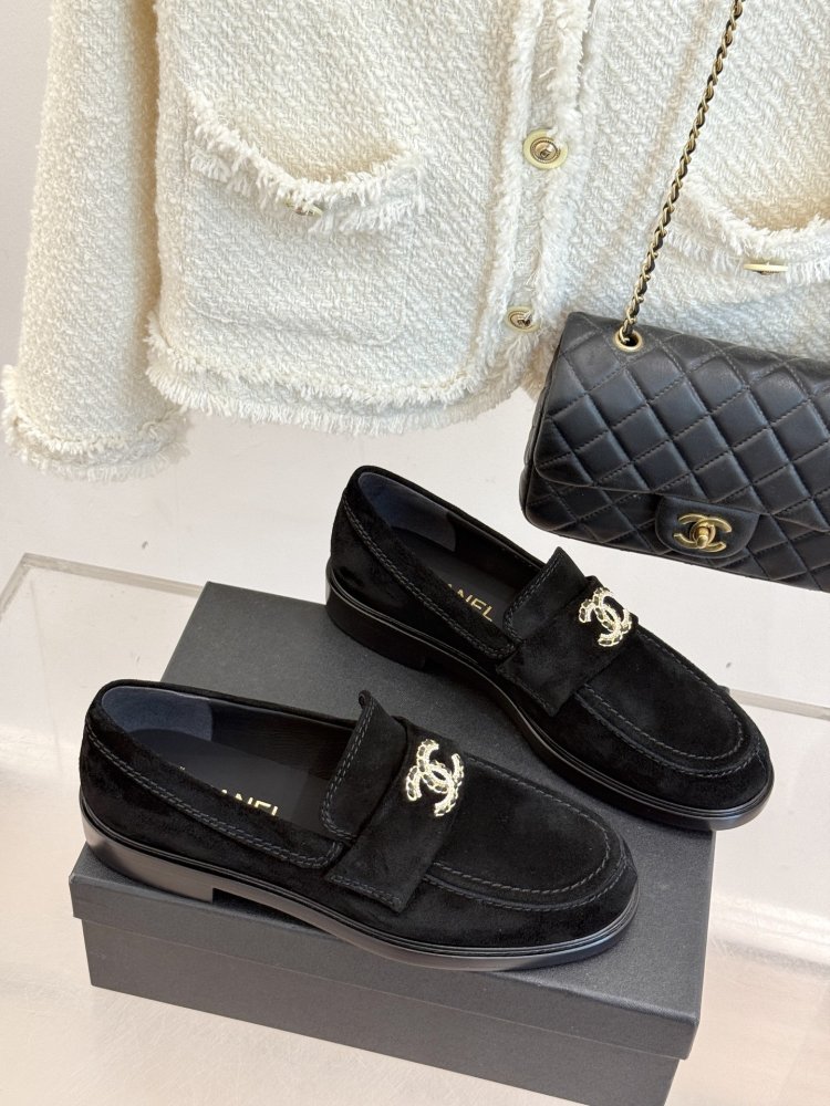 Лоферы шкіряні жіночі фото 2