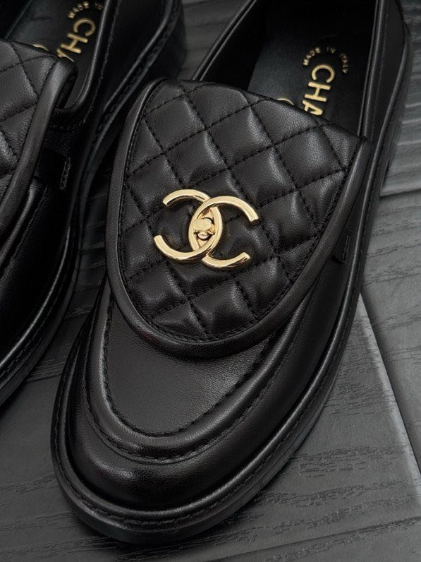 Лоферы шкіряні жіночі фото 2