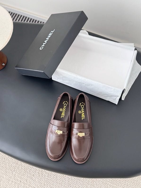 Лоферы кожаные женские фото 2