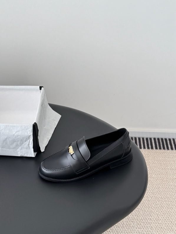 Лоферы кожаные женские фото 2