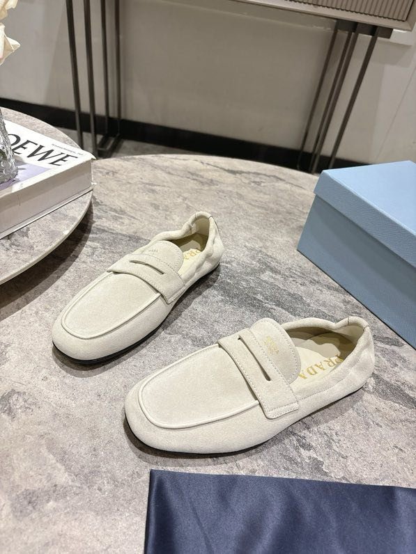 Лоферы кожаные женские фото 3