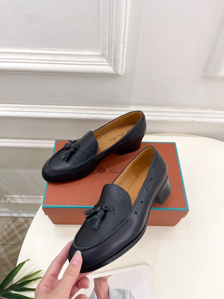 Лоферы кожаные женские фото 3