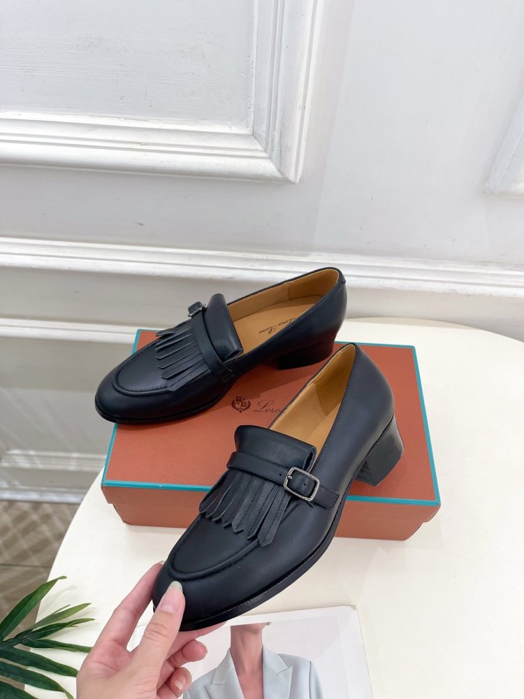 Лоферы кожаные женские фото 3