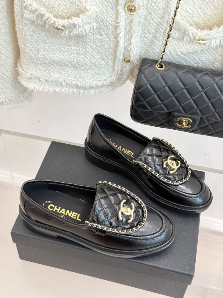 Лоферы кожаные женские фото 3