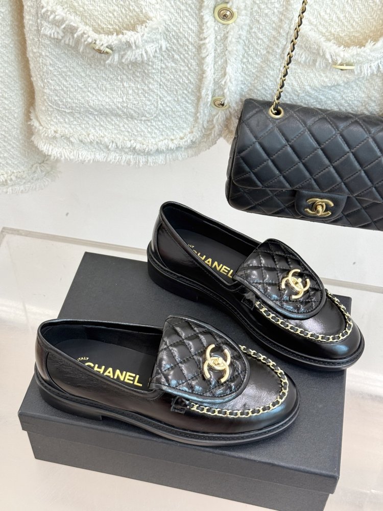 Лоферы шкіряні жіночі фото 3