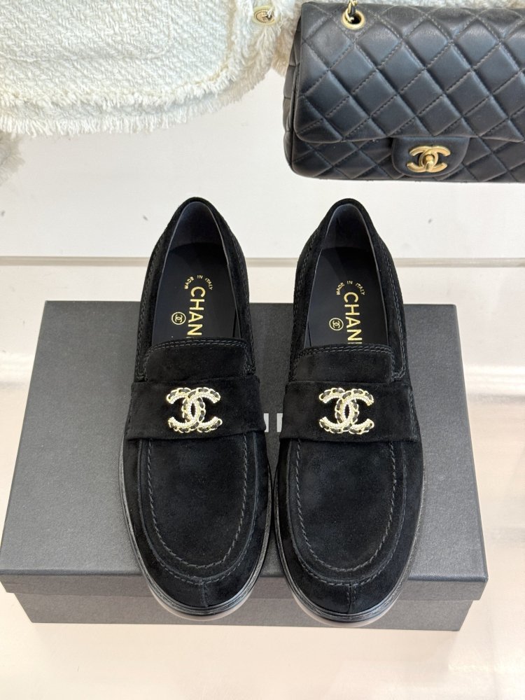 Лоферы шкіряні жіночі фото 3