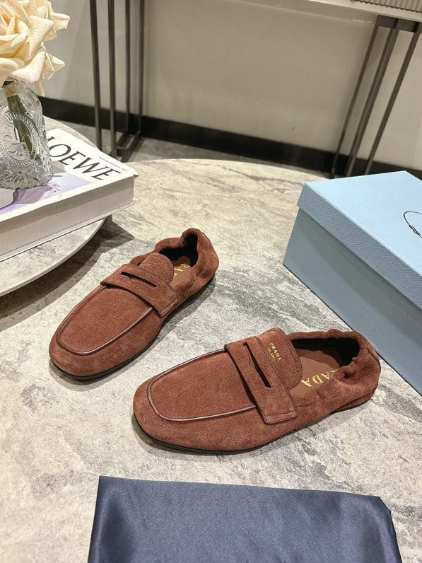 Лоферы кожаные женские фото 4