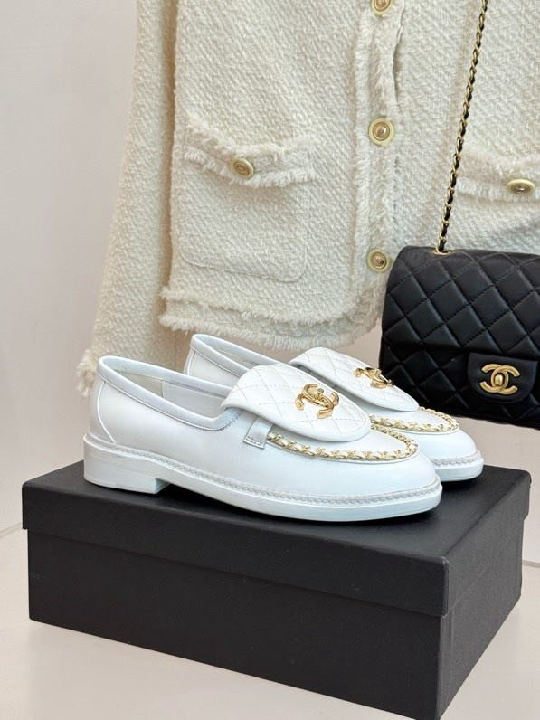 Лоферы шкіряні жіночі фото 4