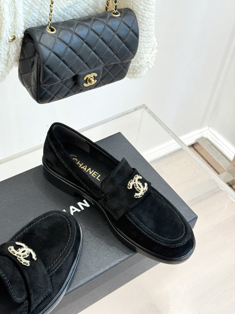 Лоферы шкіряні жіночі фото 4