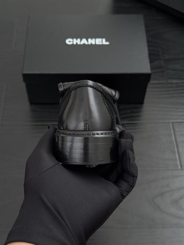 Лоферы шкіряні жіночі фото 4