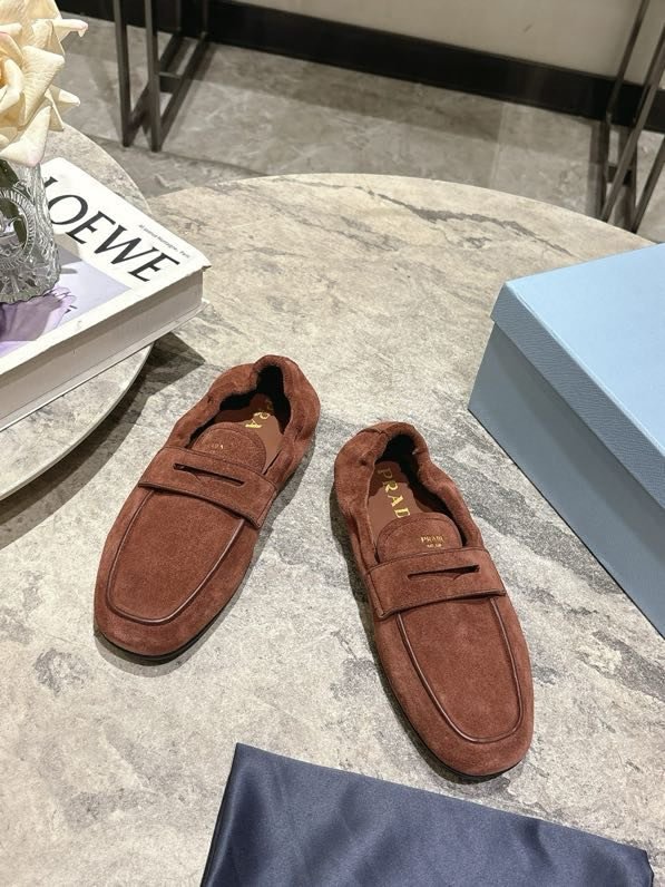 Лоферы кожаные женские фото 5