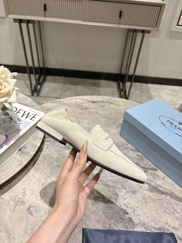 Лоферы кожаные женские фото 5