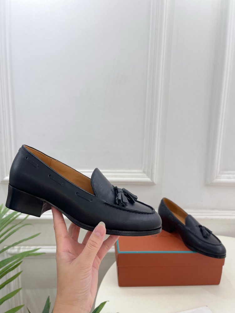 Лоферы кожаные женские фото 5