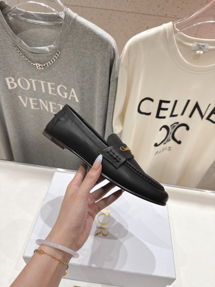 Лоферы кожаные женские фото 5