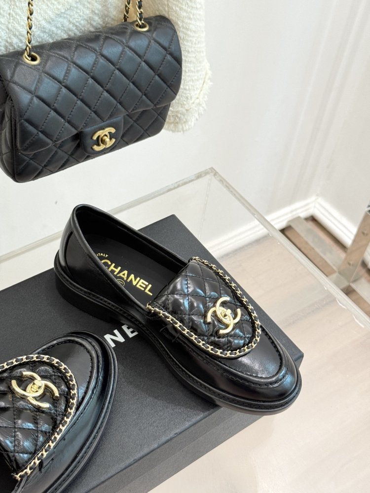 Лоферы кожаные женские фото 5