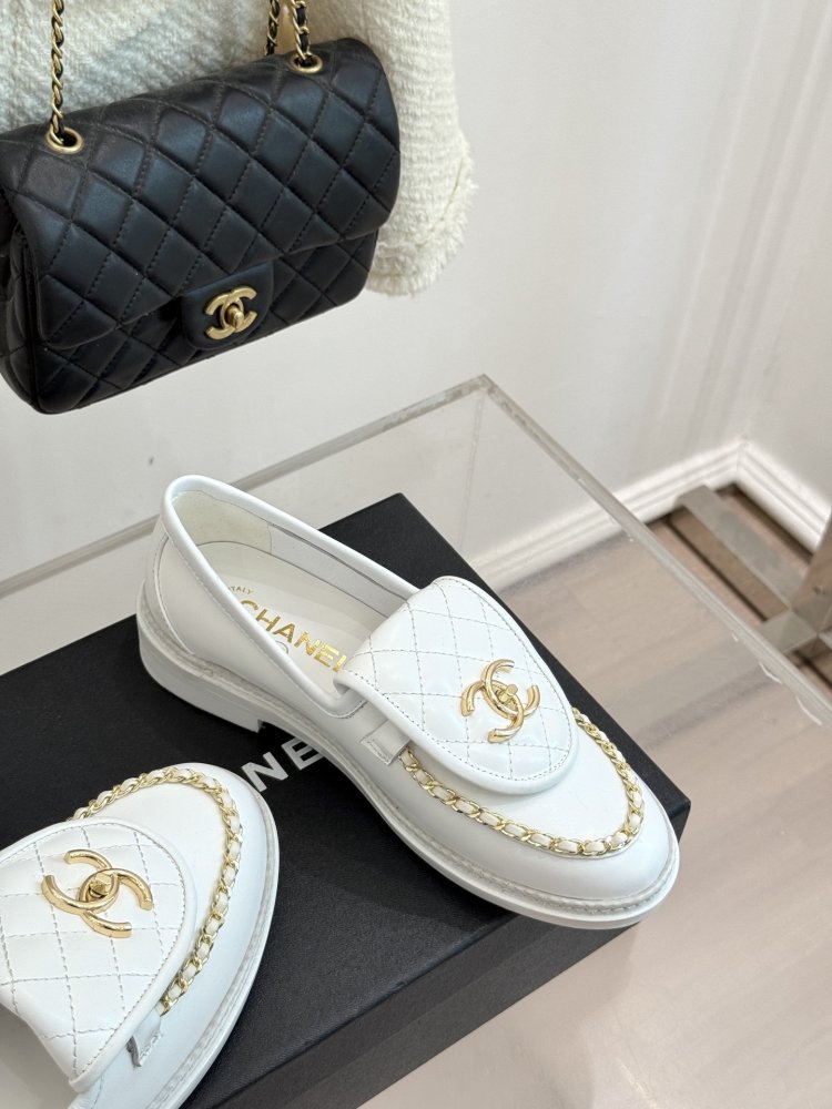 Лоферы шкіряні жіночі фото 5