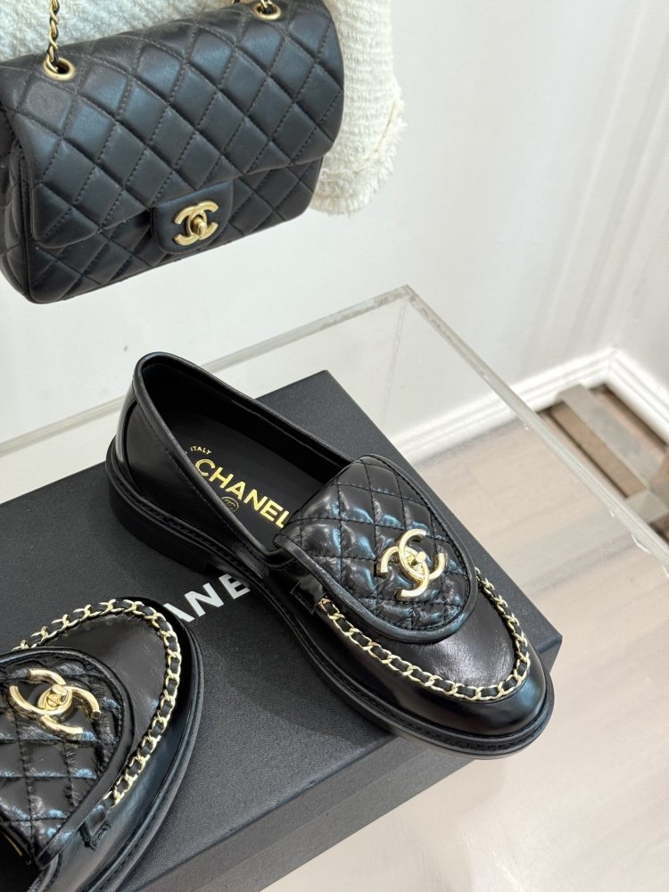 Лоферы шкіряні жіночі фото 5