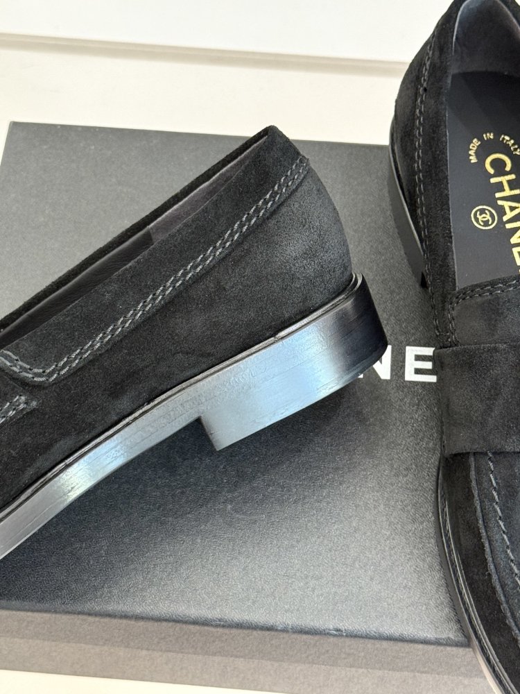 Лоферы шкіряні жіночі фото 5