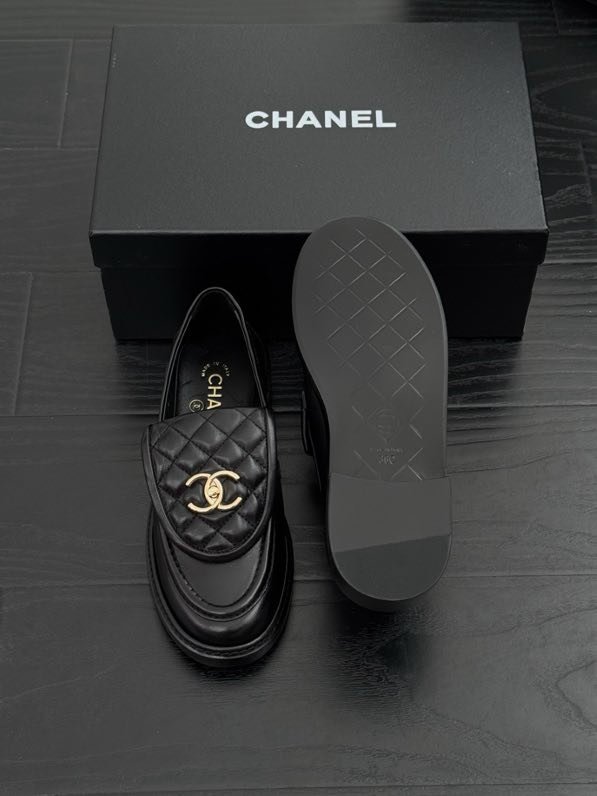 Лоферы шкіряні жіночі фото 5