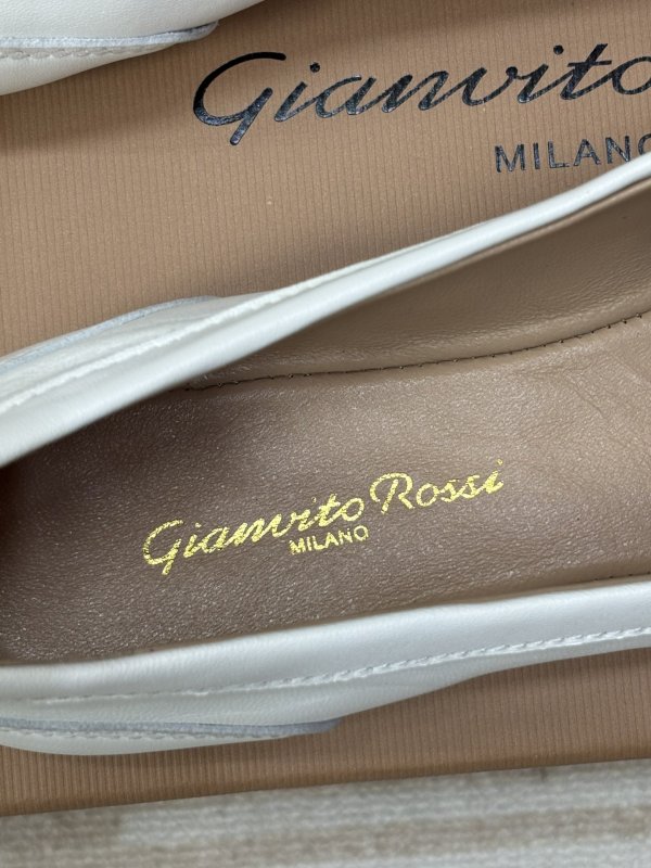 Лоферы кожаные женские фото 5