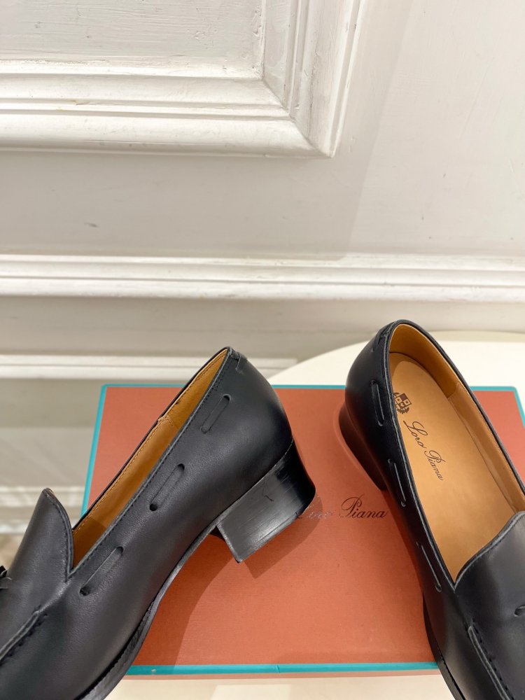 Лоферы кожаные женские фото 6