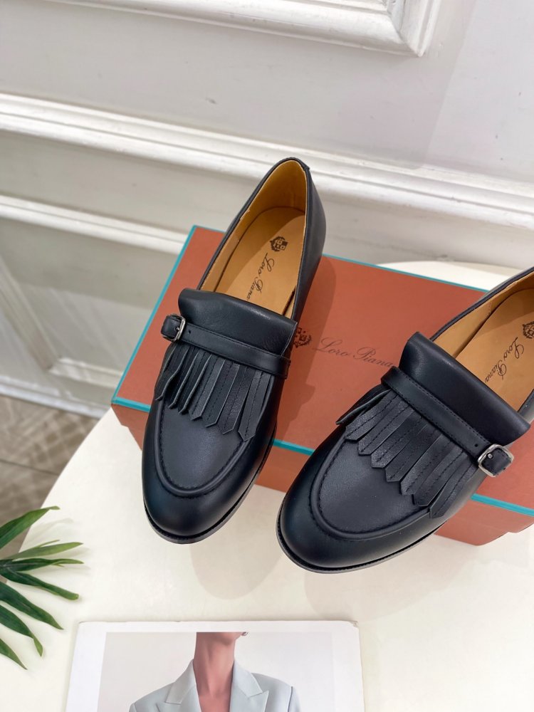 Лоферы кожаные женские фото 6